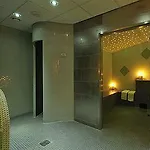 Treacys & Leisure Centre Otel 3*