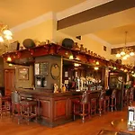 Hotel Treacys & Leisure Centre 3*