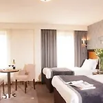 Treacys & Leisure Centre Hotel 3*