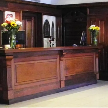 Hotel Treacys & Leisure Centre 3*
