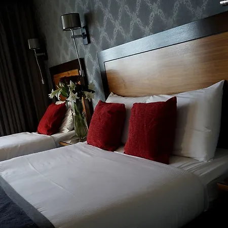 Treacys & Leisure Centre 3*