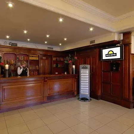 Ξενοδοχείο Treacys & Leisure Centre
