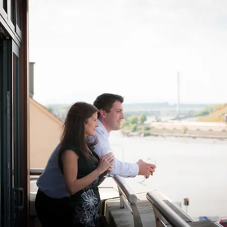 Otel Treacys & Leisure Centre