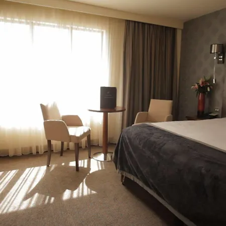 Treacys & Leisure Centre 3* Γουότερφορντ