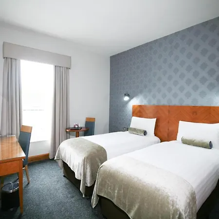 Hotel Treacys & Leisure Centre 3*