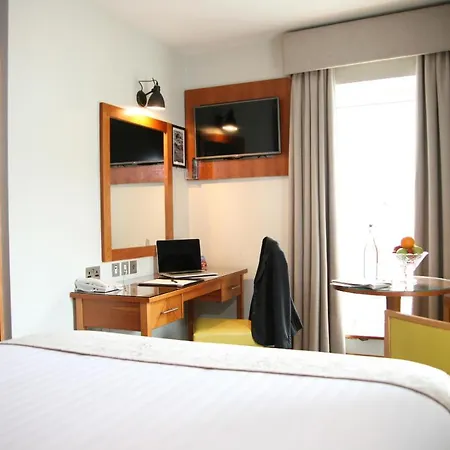 Hotel Treacys & Leisure Centre 3*