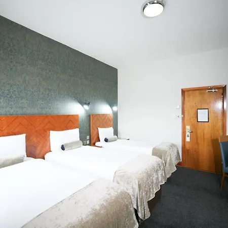 Treacys & Leisure Centre Otel Waterford