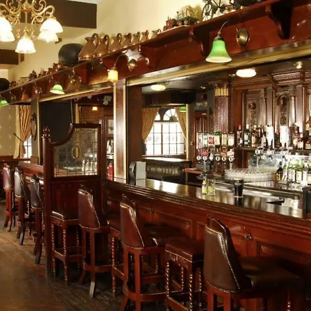 Otel Treacys & Leisure Centre