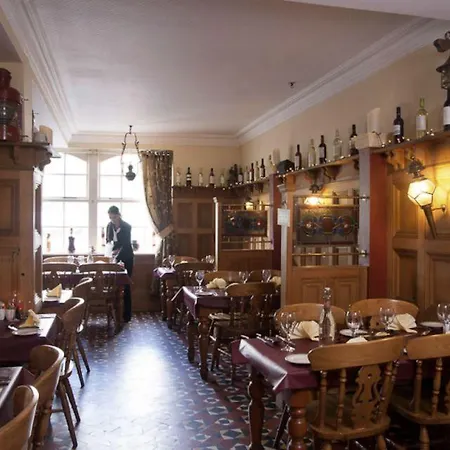 Treacys & Leisure Centre Otel