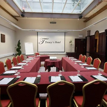 Treacys & Leisure Centre 3*