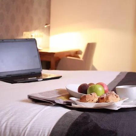 Hotel Treacys & Leisure Centre 3*