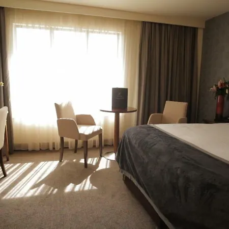 Hotel Treacys & Leisure Centre