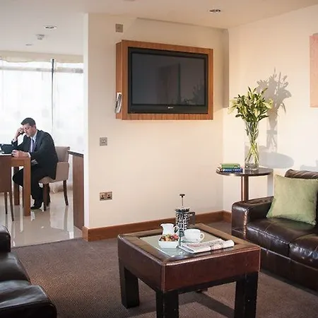 Treacys & Leisure Centre 3* Waterford
