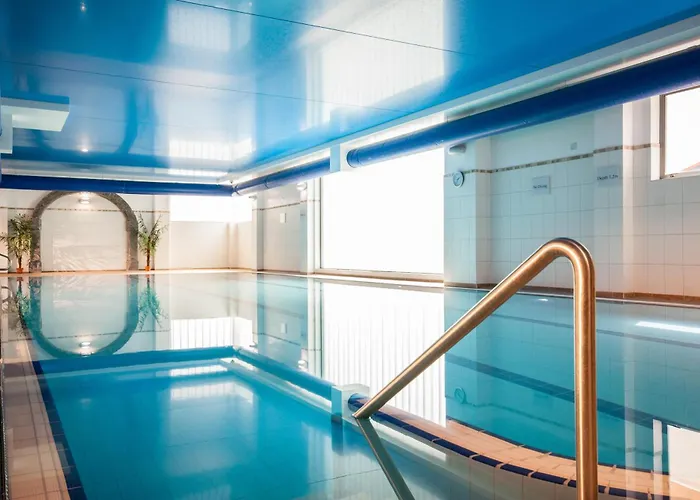 Treacys & Leisure Centre Отель