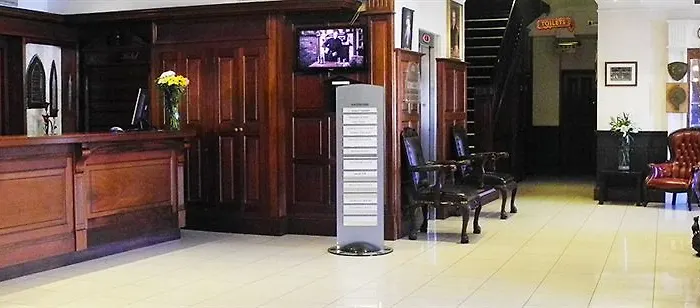 Treacys & Leisure Centre Отель Вотафорд