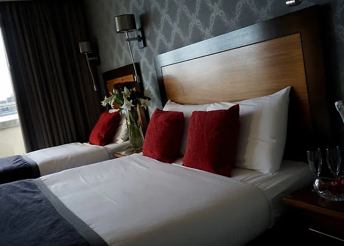 Treacys & Leisure Centre 3*