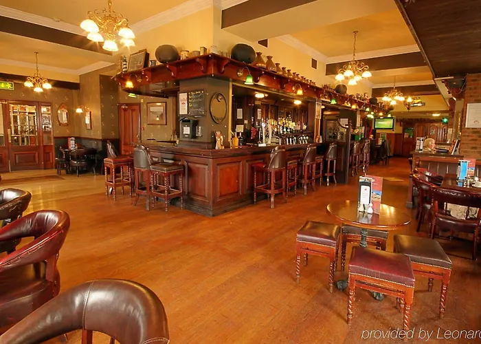 Treacys & Leisure Centre Вотафорд