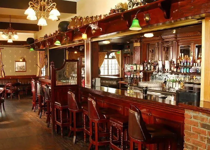 Treacys & Leisure Centre Отель