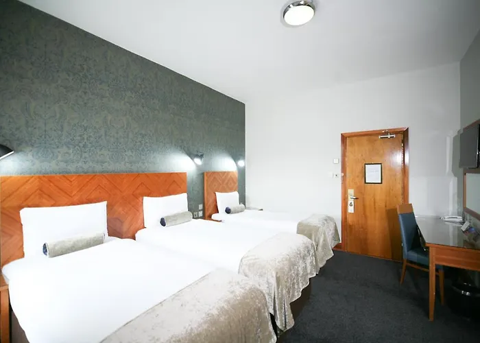 Treacys & Leisure Centre Отель Вотафорд