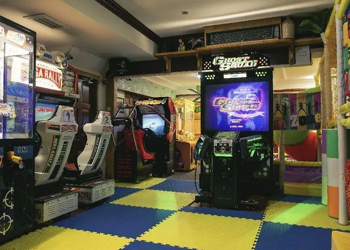 Treacys & Leisure Centre Отель 3*