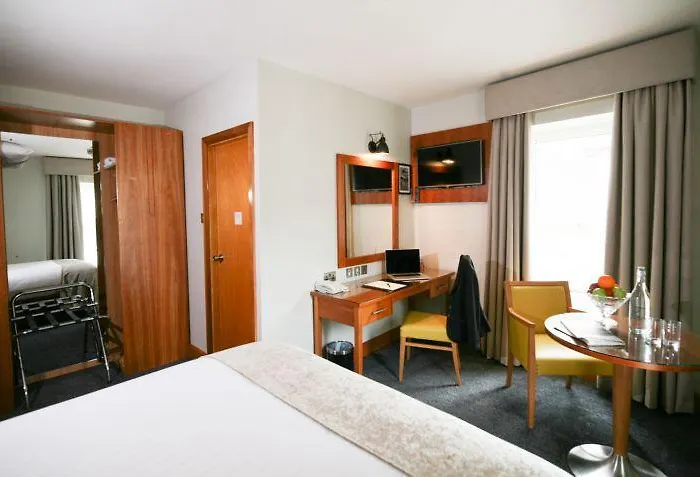 Treacys & Leisure Centre Отель Вотафорд