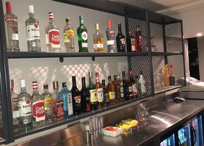 Treacys & Leisure Centre Отель 3*