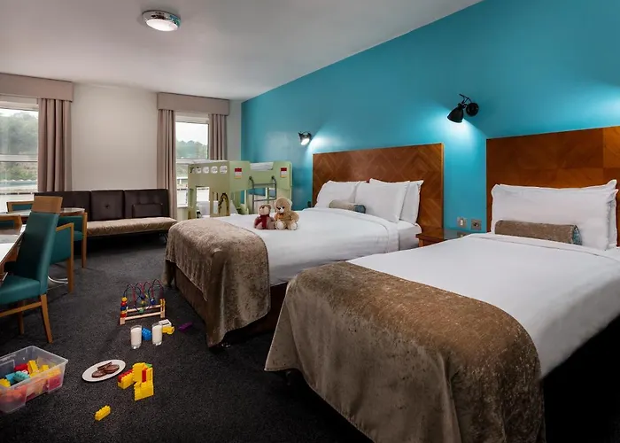 Отель Treacys & Leisure Centre