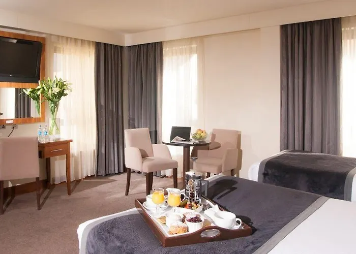 Treacys & Leisure Centre Вотафорд